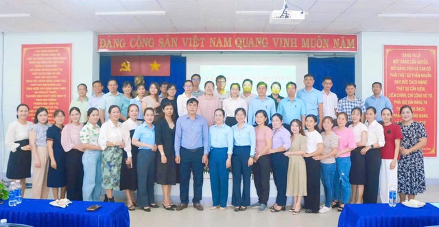 Xây dựng đội ngũ cán bộ là nền tảng cho phát triển bền vững- Ảnh 2.