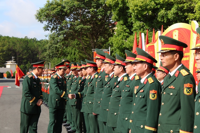 Học viện Lục quân đón nhận Huân chương Bảo vệ Tổ quốc hạng nhất - Ảnh 1.