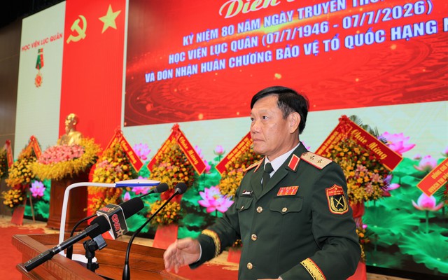 Học viện Lục quân đón nhận Huân chương Bảo vệ Tổ quốc hạng nhất - Ảnh 3.
