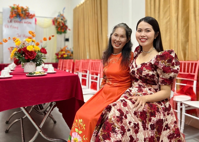 Đi làm có tiền, liền tích cóp xây nhà cho cha mẹ - Ảnh 1.