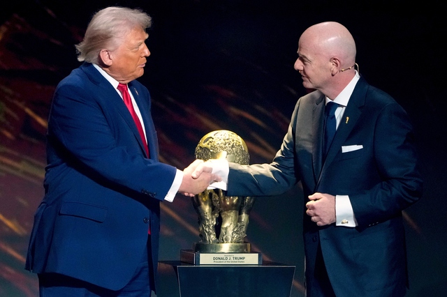 Tổng thống Trump v&agrave; Chủ tịch FIFA th&acirc;n thiết thế n&agrave;o?- Ảnh 3.
