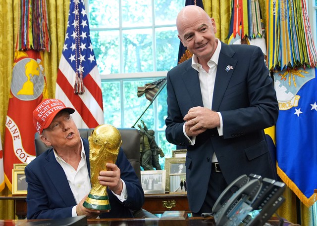 Tổng thống Trump v&agrave; Chủ tịch FIFA th&acirc;n thiết thế n&agrave;o?- Ảnh 4.