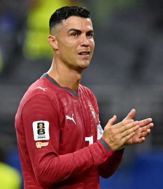 Người trẻ lớn lên cùng Ronaldo nghẹn ngào trong ngày thần tượng chia tay World Cup - Ảnh 1.