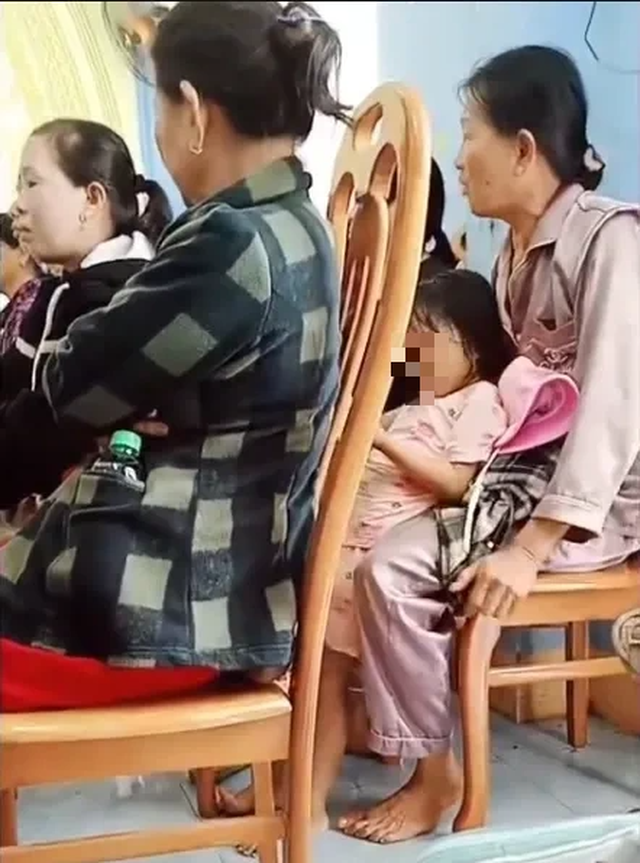 Vụ vỡ hồ núi Tân Lai: Dân bức xúc kéo đến UBND xã đòi đền bù thiệt hại- Ảnh 2.