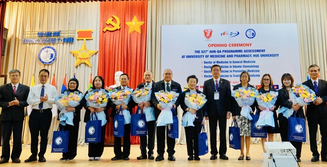 Đại học Y Dược Huế mời chuyên gia quốc tế đánh giá chất lượng - Ảnh 3.