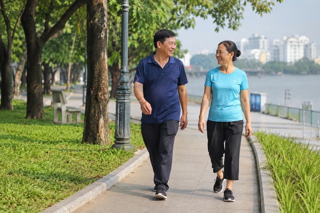 Muốn tránh đường huyết tăng đột biến, đừng bỏ qua 15 phút 'vàng' sau bữa ăn - Ảnh 1.