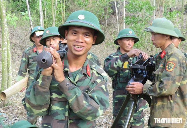C&aacute; từ biển l&ecirc;n rừng: L&iacute;nh giữa rừng mong xe chở c&aacute;- Ảnh 5.
