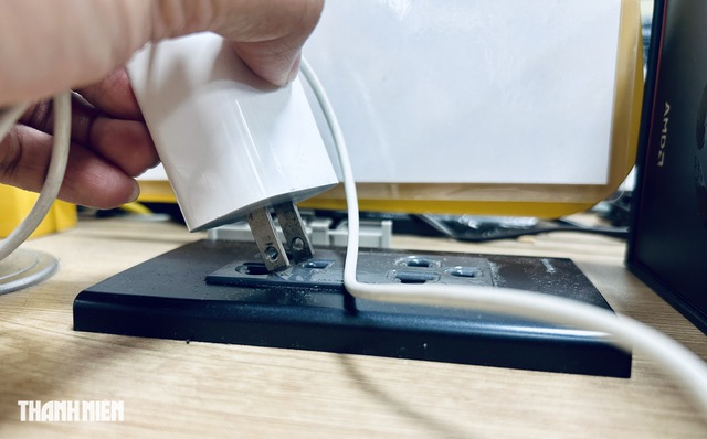 8 thiết bị điện tử tuyệt đối phải rút phích cắm trước khi đi ngủ - Ảnh 2.