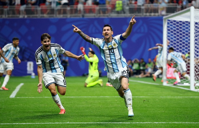 Messi nước mắt ràn rụa khi Argentina thắng nghẹt thở Ai Cập: Cảm xúc vỡ òa của nhà vua!- Ảnh 9.