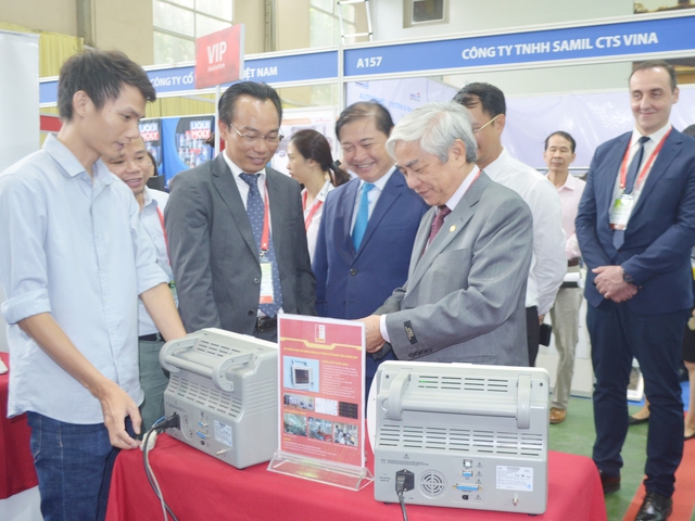 Robot có 'trí tuệ tự thân' lần đầu được giới thiệu tại Gia Lai - Ảnh 2.
