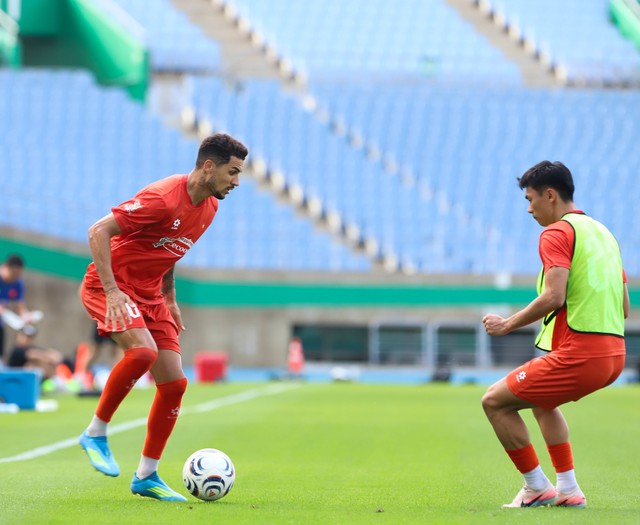 Đội tuyển Việt Nam tập cực sung ở Hàn Quốc, Hoàng Hên quyết vô địch AFF Cup- Ảnh 3.