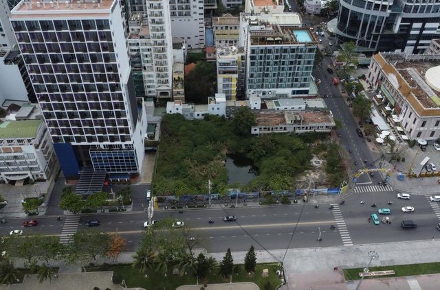 Khu 'đất vàng' ven biển Nha Trang bỏ hoang 23 năm có chủ mới- Ảnh 1.