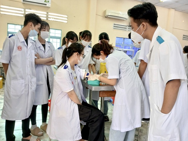 Ngành nào có mức điểm sàn cao nhất Trường ĐH Cửu Long? - Ảnh 1.