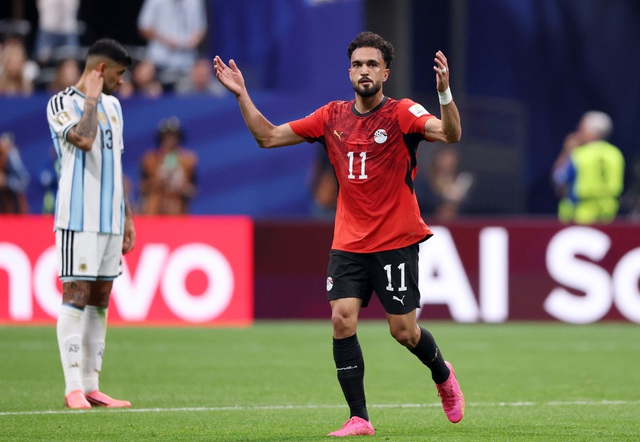 VAR tua ngược qu&aacute; xa để hủy b&agrave;n thắng của Ai Cập, Argentina hưởng lợi: C&ocirc;ng nghệ được ph&eacute;p can thiệp đến đ&acirc;u?- Ảnh 3.