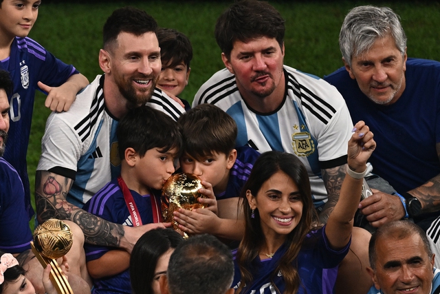 Vợ Messi ăn mừng chiến ngoạn mục của chồng và tuyển Argentina ở World Cup - Ảnh 4.