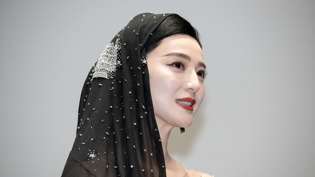 Phạm Băng Băng tỏa sáng tại Tuần lễ thời trang Paris dù gặp khó tại quê nhà - Ảnh 1.