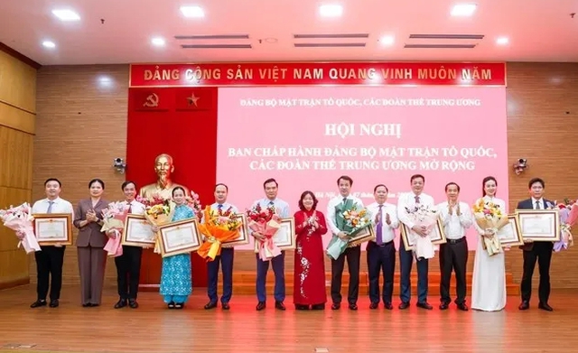 Trung ương Đoàn nhận Huân chương lao động hạng ba- Ảnh 2.