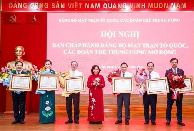 Trung ương Đoàn nhận Huân chương lao động hạng ba- Ảnh 1.