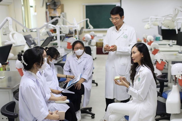 Hai trường y dược c&ocirc;ng lập đầu ti&ecirc;n ph&iacute;a Bắc c&ocirc;ng bố điểm s&agrave;n - Ảnh 1.