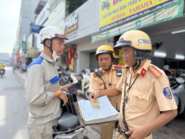 CSGT xử lý 2,39 triệu vi phạm 6 tháng đầu năm: Lỗi nào bị phạt nhiều nhất?- Ảnh 1.