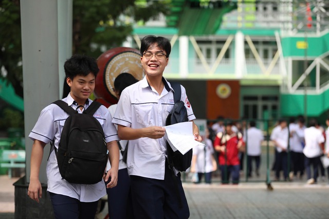 Điểm sàn Trường ĐH Công nghệ thông tin TP.HCM: Có ngành toán phải đạt từ 7,5 điểm - Ảnh 1.