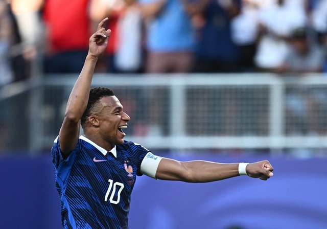 Không còn Ronaldo, Messi đứng trước World Cup ‘một mình’ của thế hệ cũ - Ảnh 2.