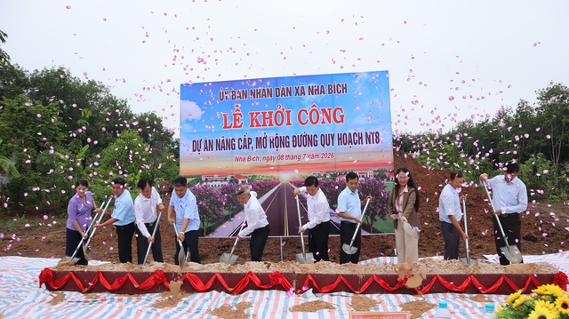 Dân hiến đất mở đường giúp ngân sách tiết kiệm hơn 16 tỉ đồng - Ảnh 2.