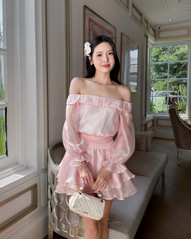 Đầm trễ vai dáng xòe khuấy động đường phố ngày hè- Ảnh 4.