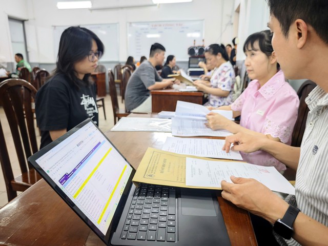 Đăng ký nguyện vọng: Lưu ý các ngành cạnh tranh cao - Ảnh 2.