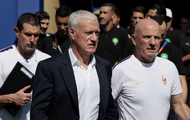 HLV Deschamps đi v&agrave;o lịch sử World Cup: Mbappe - Dembele t&aacute;i lập kỳ t&iacute;ch của Brazil- Ảnh 1.