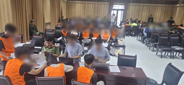 Khởi tố 2 người cầm đầu đường dây tiền ảo đa cấp, chiếm đoạt hơn 11 tỉ đồng- Ảnh 1.