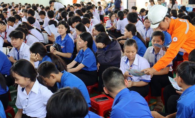 EVNSPC bảo đảm điện cho tăng trưởng, tăng tốc đầu tư hạ tầng điện ph&iacute;a Nam- Ảnh 4.