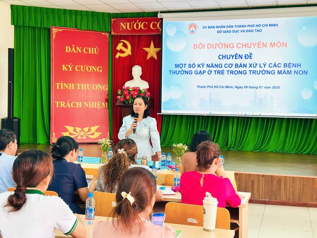 Bác sĩ cảnh báo cách xử lý các bệnh gặp ở trẻ trong trường mầm non - Ảnh 2.