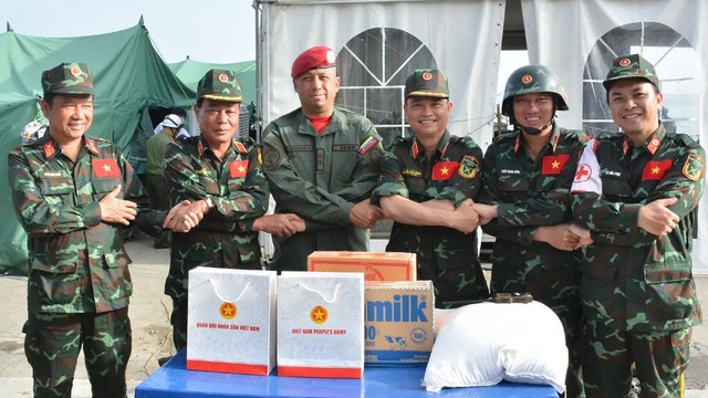 Đoàn cứu trợ Việt Nam hoàn thành sứ mệnh tại Venezuela, về nước vào rạng sáng 11.7- Ảnh 2.