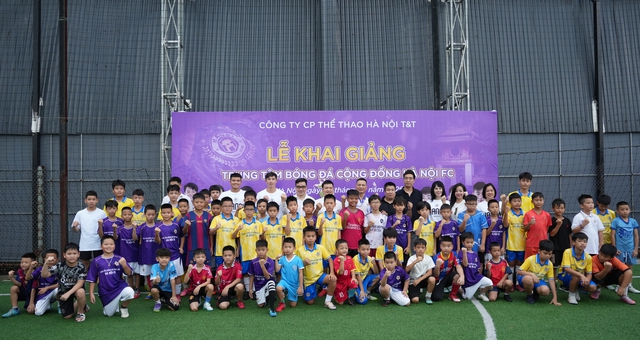 Trung t&acirc;m B&oacute;ng đ&aacute; cộng đồng H&agrave; Nội FC ra mắt ở 4 địa chỉ, ho&agrave;n to&agrave;n miễn ph&iacute;
- Ảnh 1.