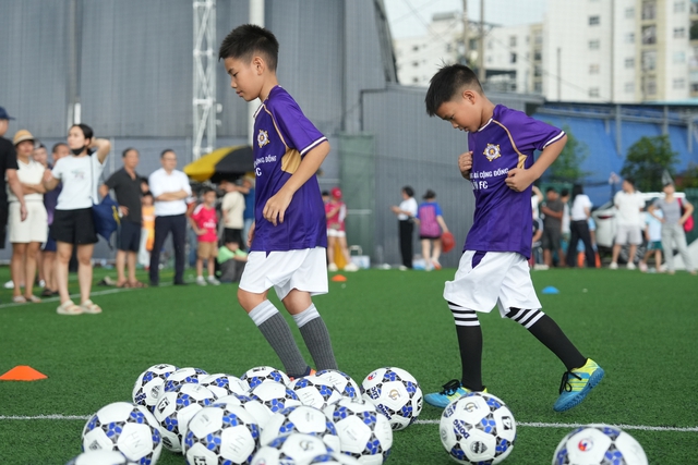 Trung t&acirc;m B&oacute;ng đ&aacute; cộng đồng H&agrave; Nội FC ra mắt ở 4 địa chỉ, ho&agrave;n to&agrave;n miễn ph&iacute;
- Ảnh 4.