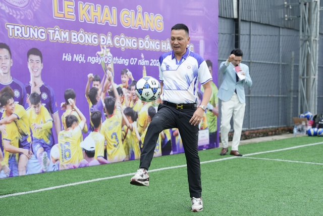 Trung t&acirc;m B&oacute;ng đ&aacute; cộng đồng H&agrave; Nội FC ra mắt ở 4 địa chỉ, ho&agrave;n to&agrave;n miễn ph&iacute;
- Ảnh 2.