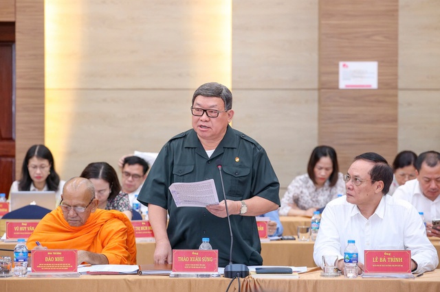 'Buồn về tỉ phú giàu tiền bạc nhưng nghèo nàn về giá trị văn hóa Việt Nam' - Ảnh 1.