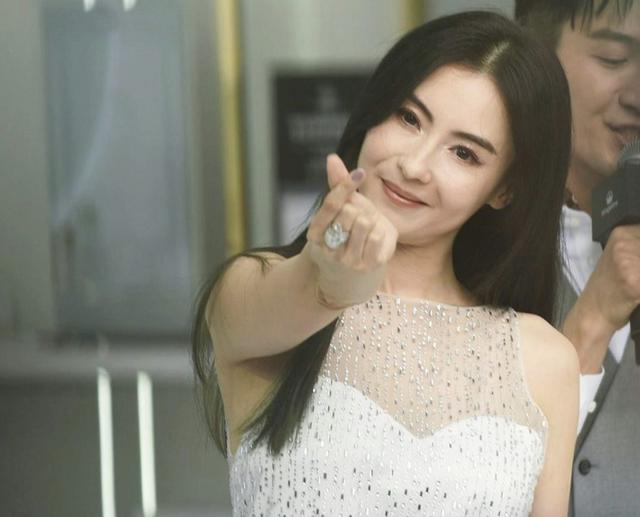 Trương Bá Chi nói gì về tin đồn bị giới giải trí 'tẩy chay'?- Ảnh 1.