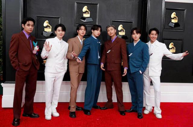 Đâu là nhóm nhạc kiếm tiền giỏi nhất của mỗi 'ông lớn' Kpop trong năm 2025? - Ảnh 1.