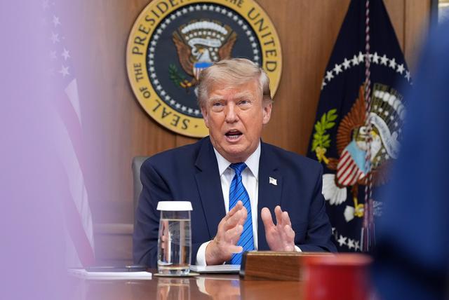 Ông Trump nói Mỹ sẽ sớm 'tung đòn rất mạnh' nhằm vào Iran - Ảnh 1.