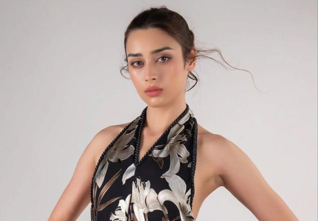 Nhan sắc đời thường của 'bông hồng lai' vừa đăng quang Miss Grand Vietnam
- Ảnh 12.