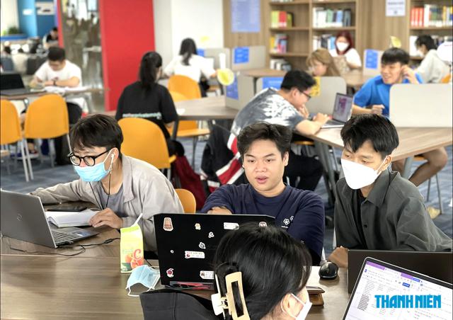 Đứng vững trước sức ép của AI bằng tư duy 'trường ĐH không giới hạn' - Ảnh 3.