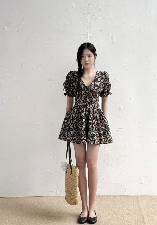 Bước xuống phố nhẹ t&ecirc;nh c&ugrave;ng những chiếc v&aacute;y x&ograve;e- Ảnh 1.