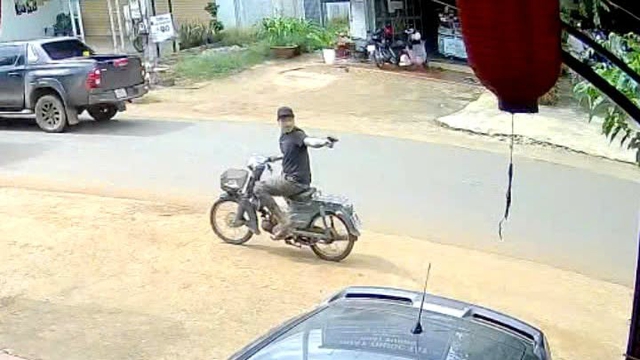 Bắt kẻ 'quỵt' 500.000 đồng, rút súng đe dọa khi bị đòi tiền - Ảnh 1.