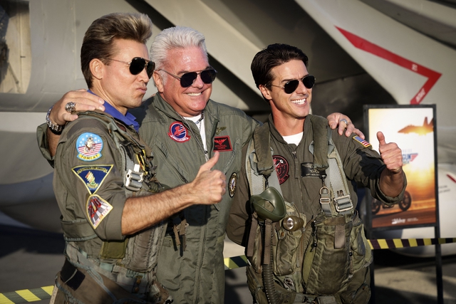 Người đàn ông nổi tiếng vì 'giống Tom Cruise hơn cả Tom Cruise' - Ảnh 2.