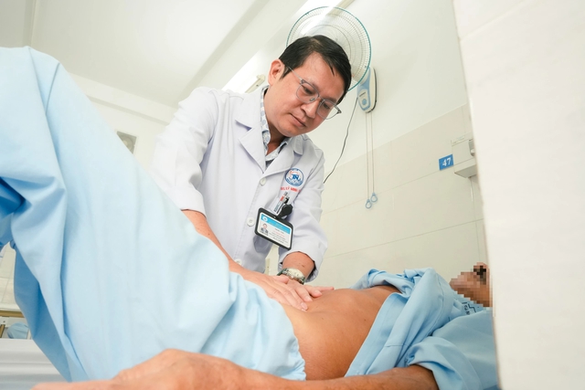 Bệnh viện mở cửa phòng mổ, chờ bệnh nhân vỡ động mạch chủ đến cấp cứu - Ảnh 1.