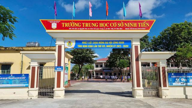 Sắp xếp trường học: Chấm điểm để lựa chọn hiệu trưởng - Ảnh 1.