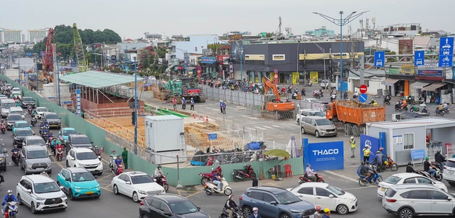 Đưa 'quái vật lòng đất' khoan hầm tuyến metro số 2 TP.HCM sớm 2 tháng - Ảnh 1.