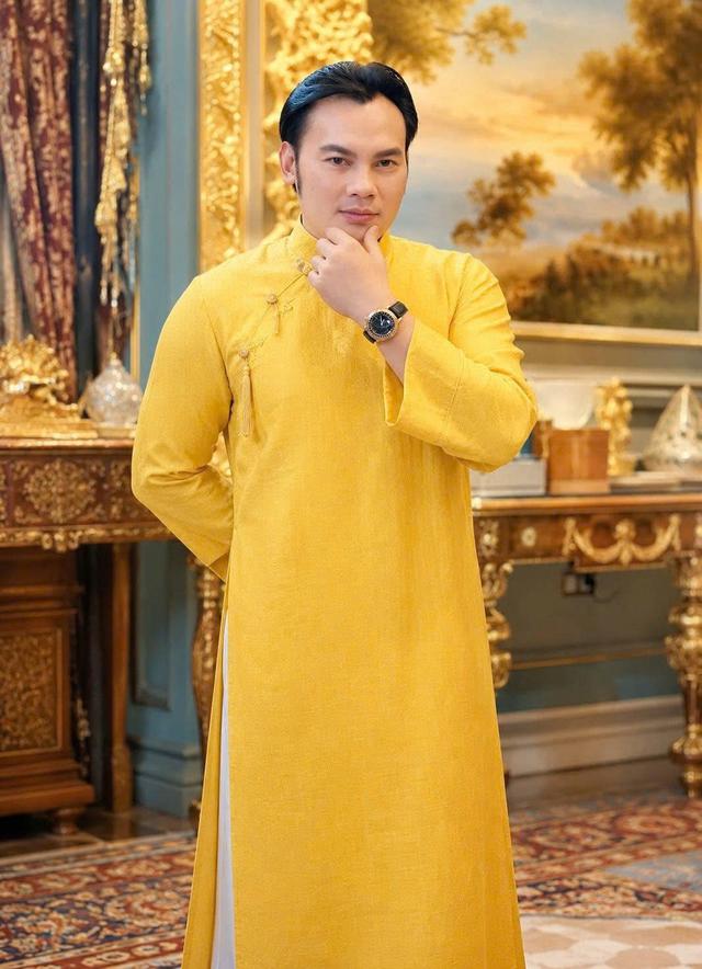 Con trai Kim Tiểu Long về nước cùng cha thực hiện lời hứa- Ảnh 1.
